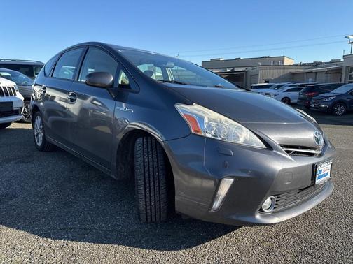2013 Toyota Prius v Five