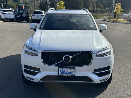 2018 Volvo XC90 T6 Momentum