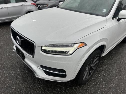 2018 Volvo XC90 T6 Momentum