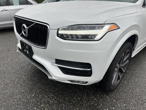 2018 Volvo XC90 T6 Momentum