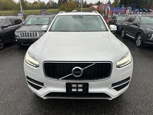 2018 Volvo XC90 T6 Momentum