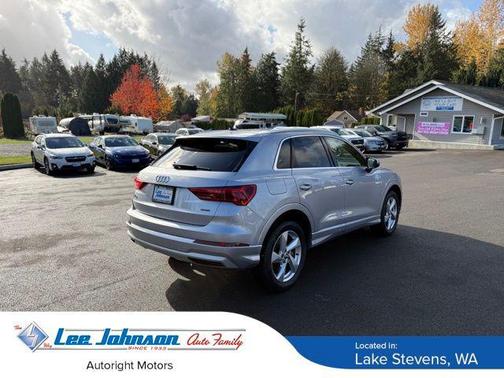 Florett Silver Metallic 2019 Audi Q3 2.0T Premium