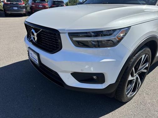 2020 Volvo XC40 T5 R-Design