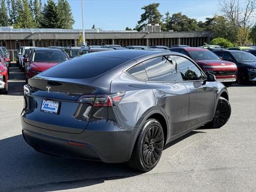 2024 Tesla Model Y Base