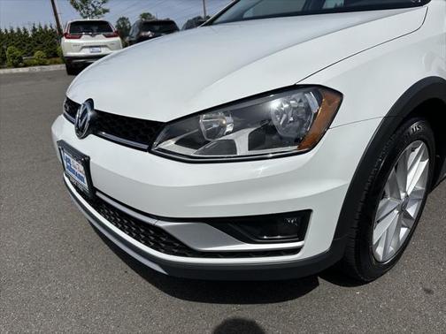 2017 Volkswagen Golf Alltrack TSI S
