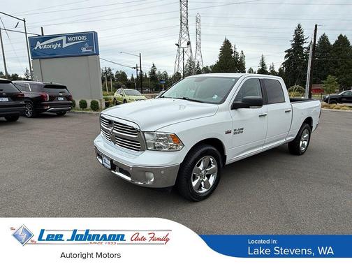 Bright White Clearcoat 2018 RAM 1500 Big Horn