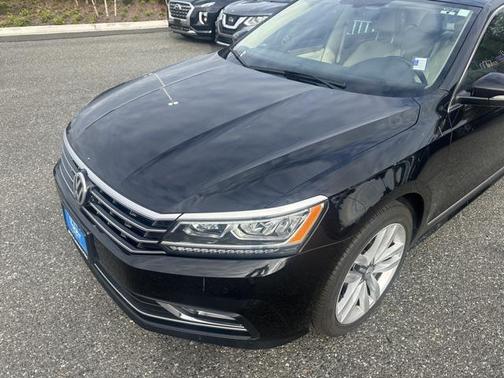 2017 Volkswagen Passat 1.8T SE w/Technology