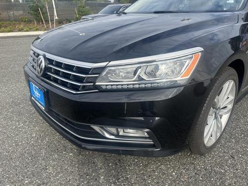 2017 Volkswagen Passat 1.8T SE w/Technology