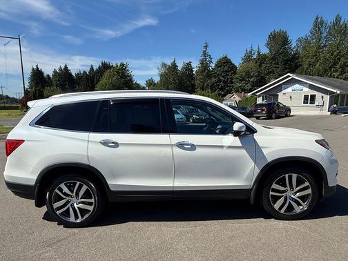 White Diamond Pearl 2017 Honda Pilot Elite