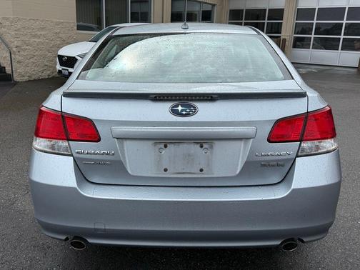 Ice Silver Metallic 2013 Subaru Legacy Limited