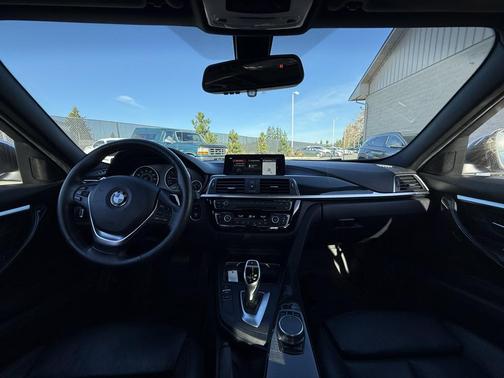 2018 BMW 330 330i