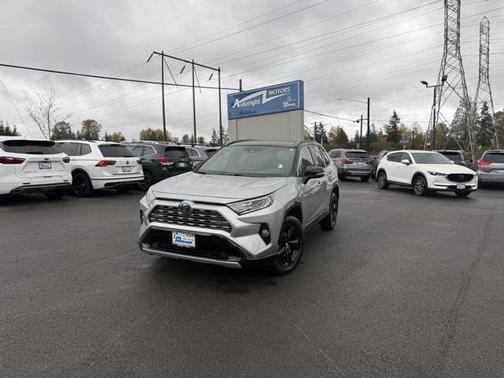2019 Toyota RAV4 Hybrid SE