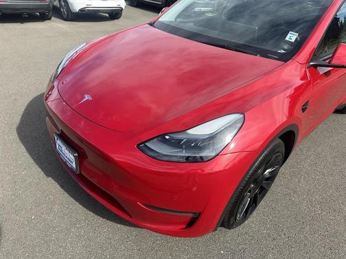 2022 Tesla Model Y Long Range Dual Motor All-Wheel Drive