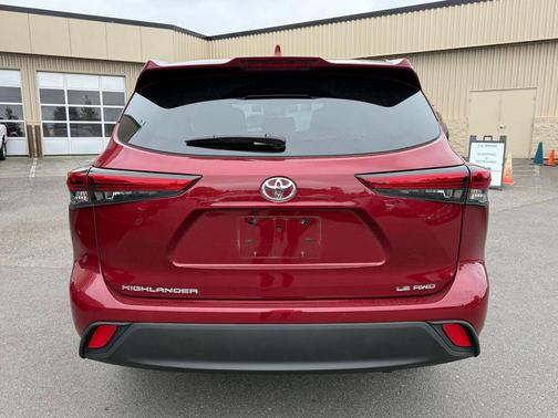 Ruby Flare Pearl 2021 Toyota Highlander LE