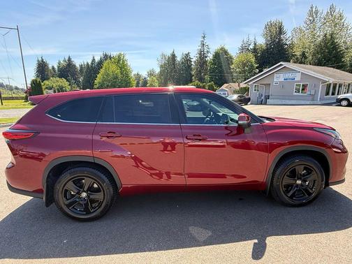 Ruby Flare Pearl 2021 Toyota Highlander LE
