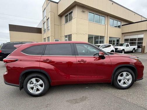Ruby Flare Pearl 2021 Toyota Highlander LE