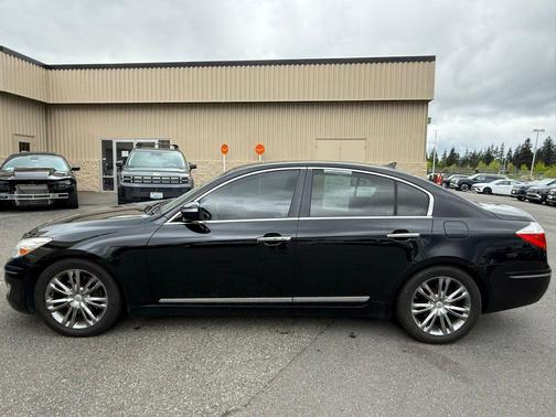 Black Noir Pearl 2011 Hyundai Genesis 4.6