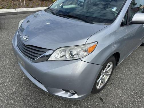 2014 Toyota Sienna XLE