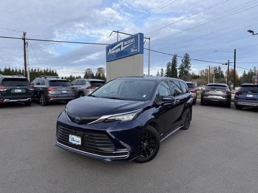 2021 Toyota Sienna LE