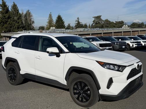 2022 Toyota RAV4 LE