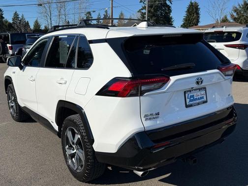2022 Toyota RAV4 Prime SE