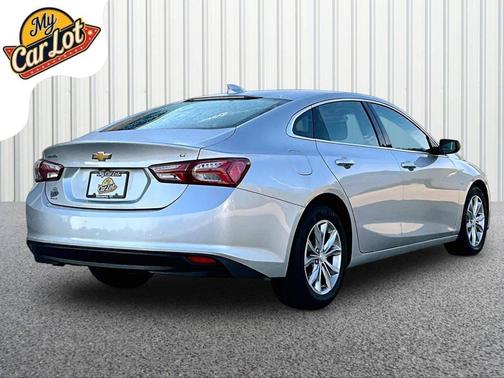 Silver Ice Metallic 2020 Chevrolet Malibu FWD LT