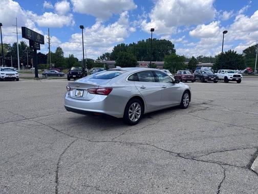 Silver Ice Metallic 2020 Chevrolet Malibu FWD LT