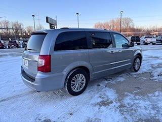 2014 Chrysler Town & Country Touring-L