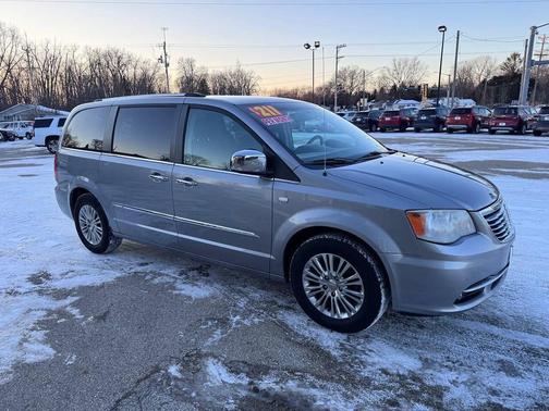 2014 Chrysler Town & Country Touring-L