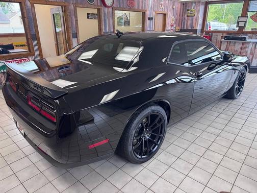 Pitch Black Clear Coat 2023 Dodge Challenger SRT Hellcat