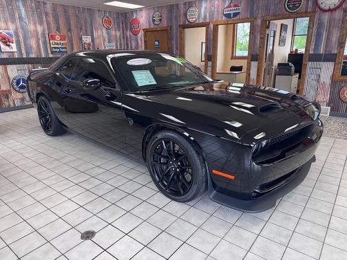 Pitch Black Clear Coat 2023 Dodge Challenger SRT Hellcat