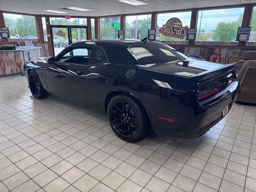 Pitch Black Clear Coat 2023 Dodge Challenger SRT Hellcat