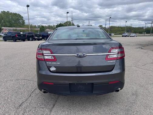 2016 Ford Taurus SE
