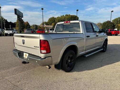 2016 RAM 1500 SLT