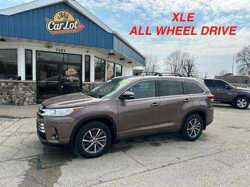 Toasted Walnut Pearl 2017 Toyota Highlander XLE