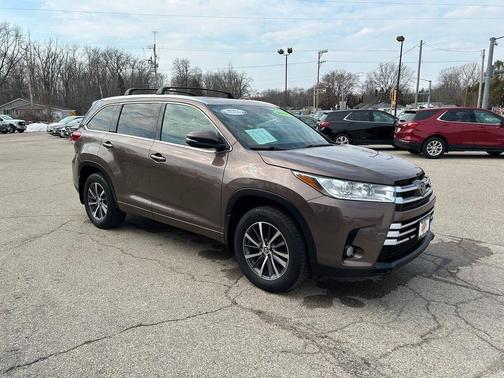 Toasted Walnut Pearl 2017 Toyota Highlander XLE