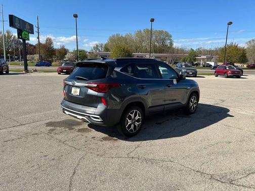 Gravity Gray 2021 Kia Seltos EX