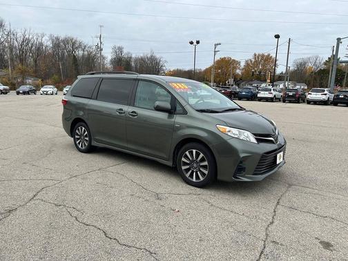 2020 Toyota Sienna LE