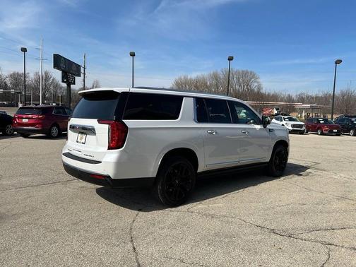 2022 GMC Yukon XL Denali