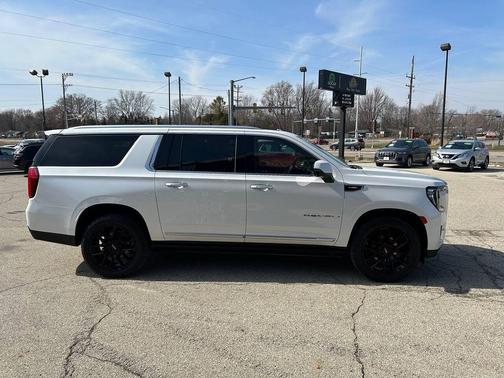 2022 GMC Yukon XL Denali