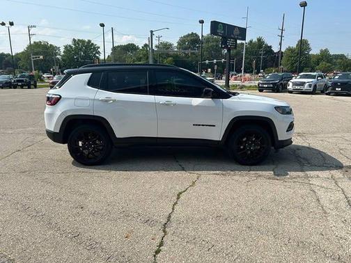Bright White Clear Coat 2022 Jeep Compass Latitude