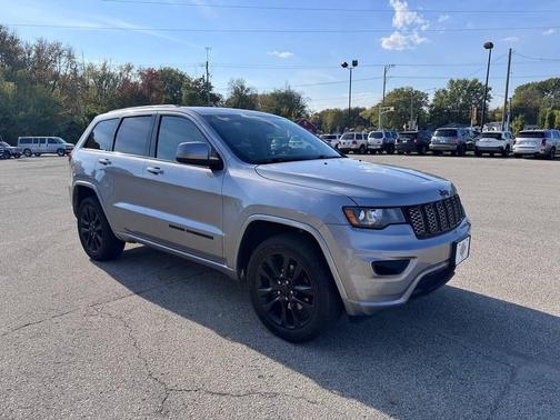 2017 Jeep Grand Cherokee Altitude