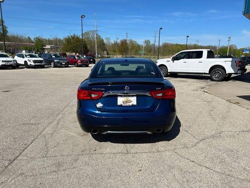 Deep Blue Pearl 2017 Nissan Maxima 3.5 SR