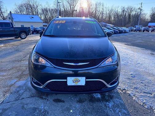 2018 Chrysler Pacifica Touring-L