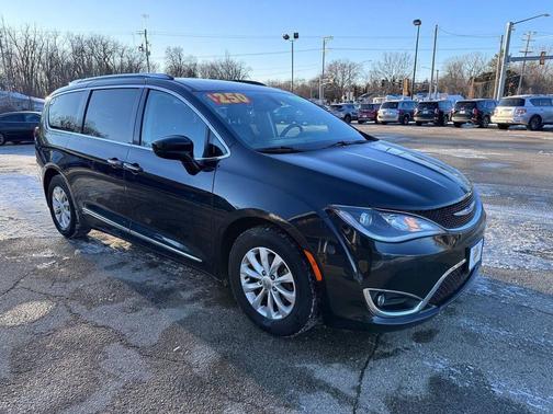 2018 Chrysler Pacifica Touring-L