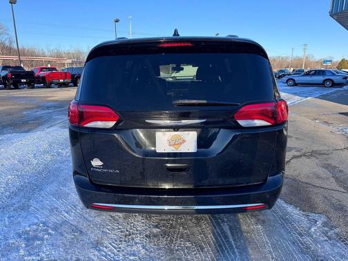 2018 Chrysler Pacifica Touring-L