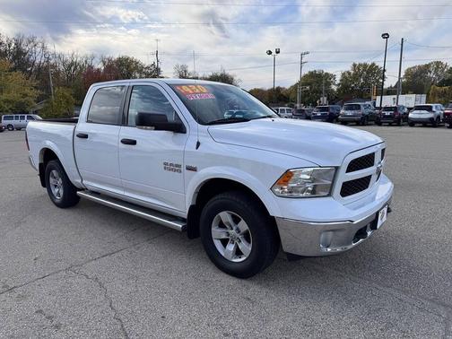 2016 RAM 1500 SLT