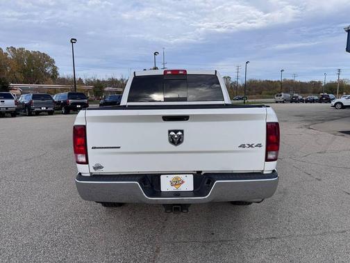 2016 RAM 1500 SLT