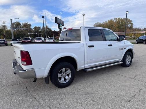 2016 RAM 1500 SLT