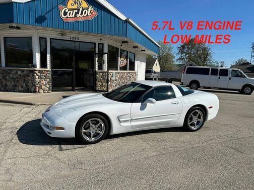 Arctic White 2004 Chevrolet Corvette Base